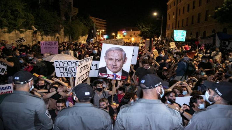 عائلات الأسرى الإسرائيليين: طالبنا نتنياهو بتنفيذ صفقة "الجميع مقابل الجميع" الآن وليس قريبا